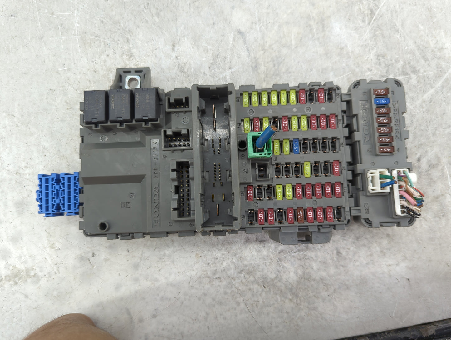 2021-2022 Honda Accord Body Control Module Bcm Inner Cabin Fuse Box - Oemusedautoparts1.com