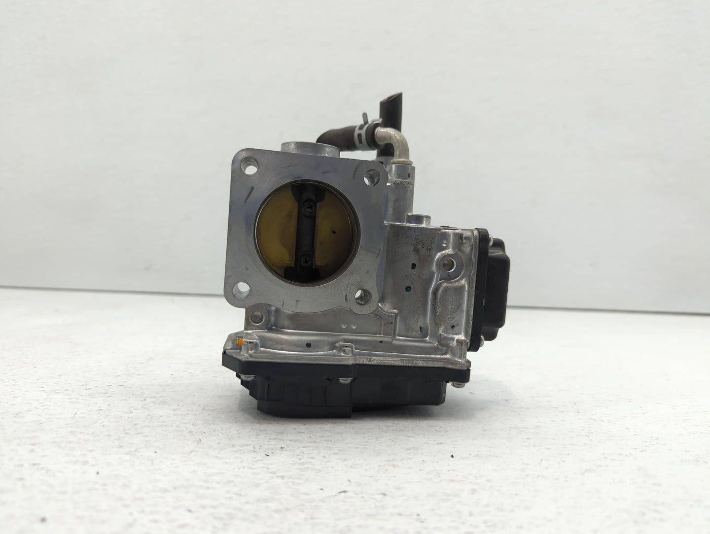 2018-2022 Honda Accord Throttle Body P/N:070240 GMG9A Fits Fits 2016 2017 2018 2019 2020 2021 2022 OEM Used Auto Parts - Oem