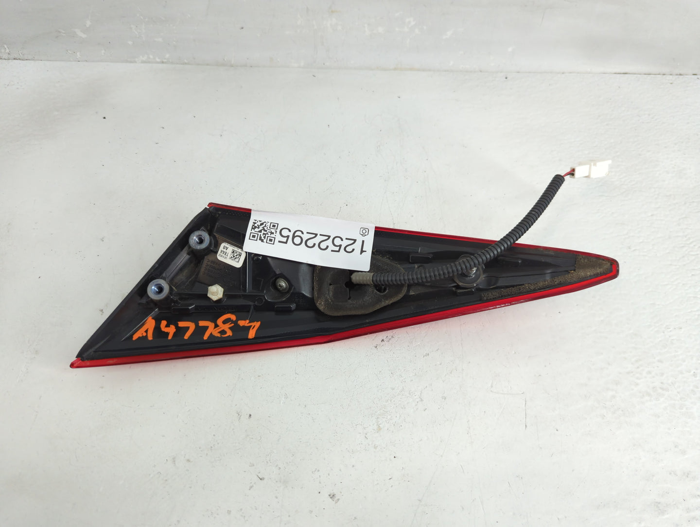 2017-2021 Honda Civic Tail Light Assembly Driver Left OEM Fits Fits 2017 2018 2019 2020 2021 OEM Used Auto Parts - Oemusedau