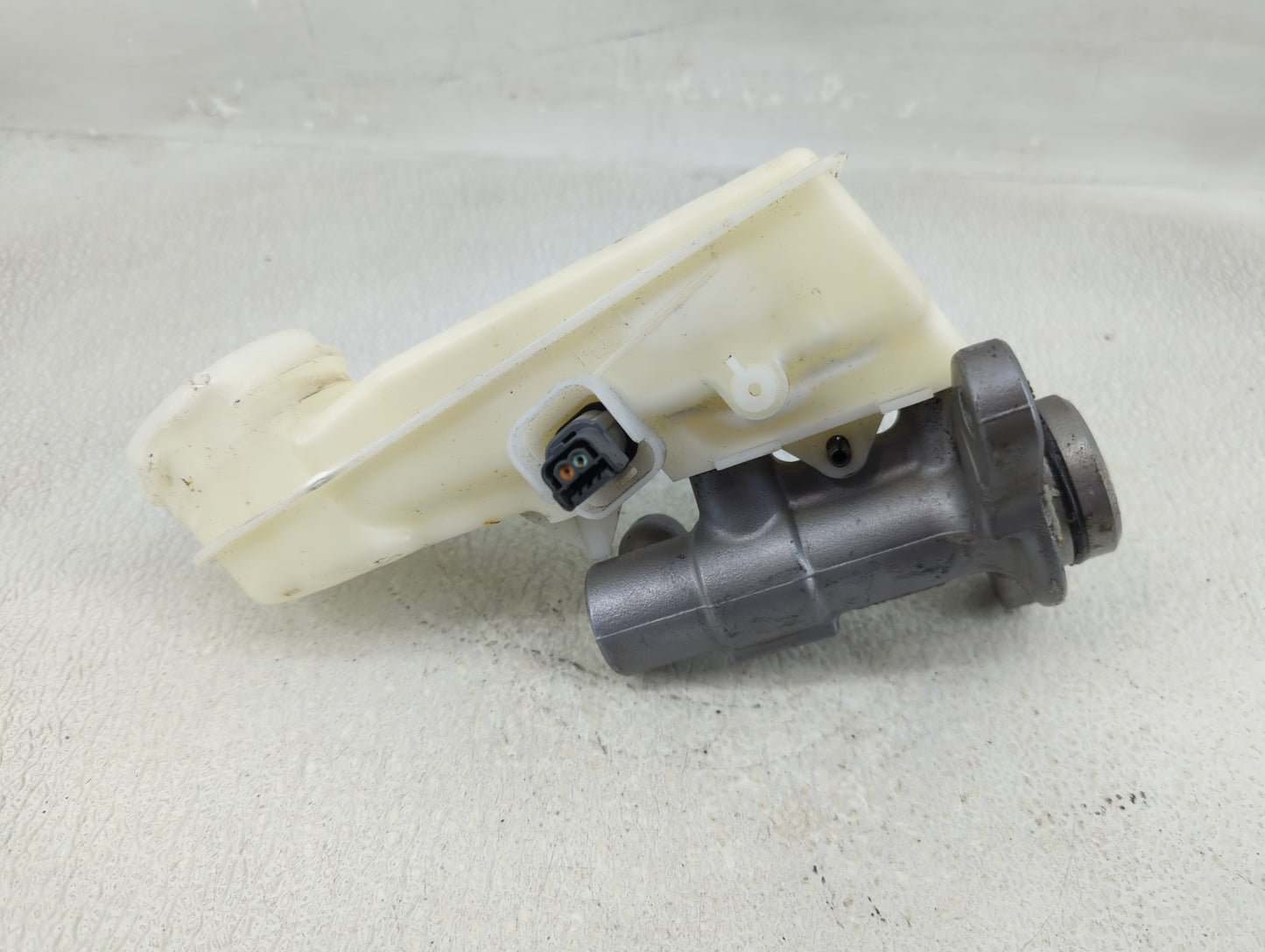 2016-2021 Honda Civic Brake Master Cylinder - Oemusedautoparts1.com