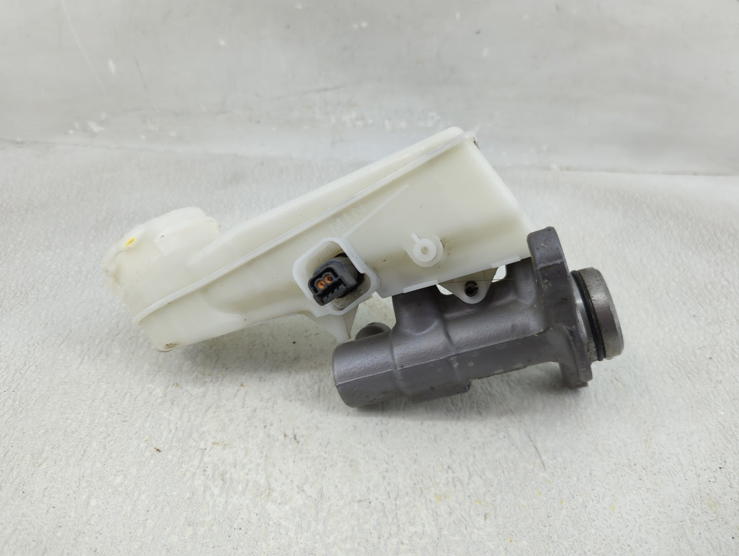 2017-2021 Honda Civic Brake Master Cylinder 1310763 - Oemusedautoparts1.com