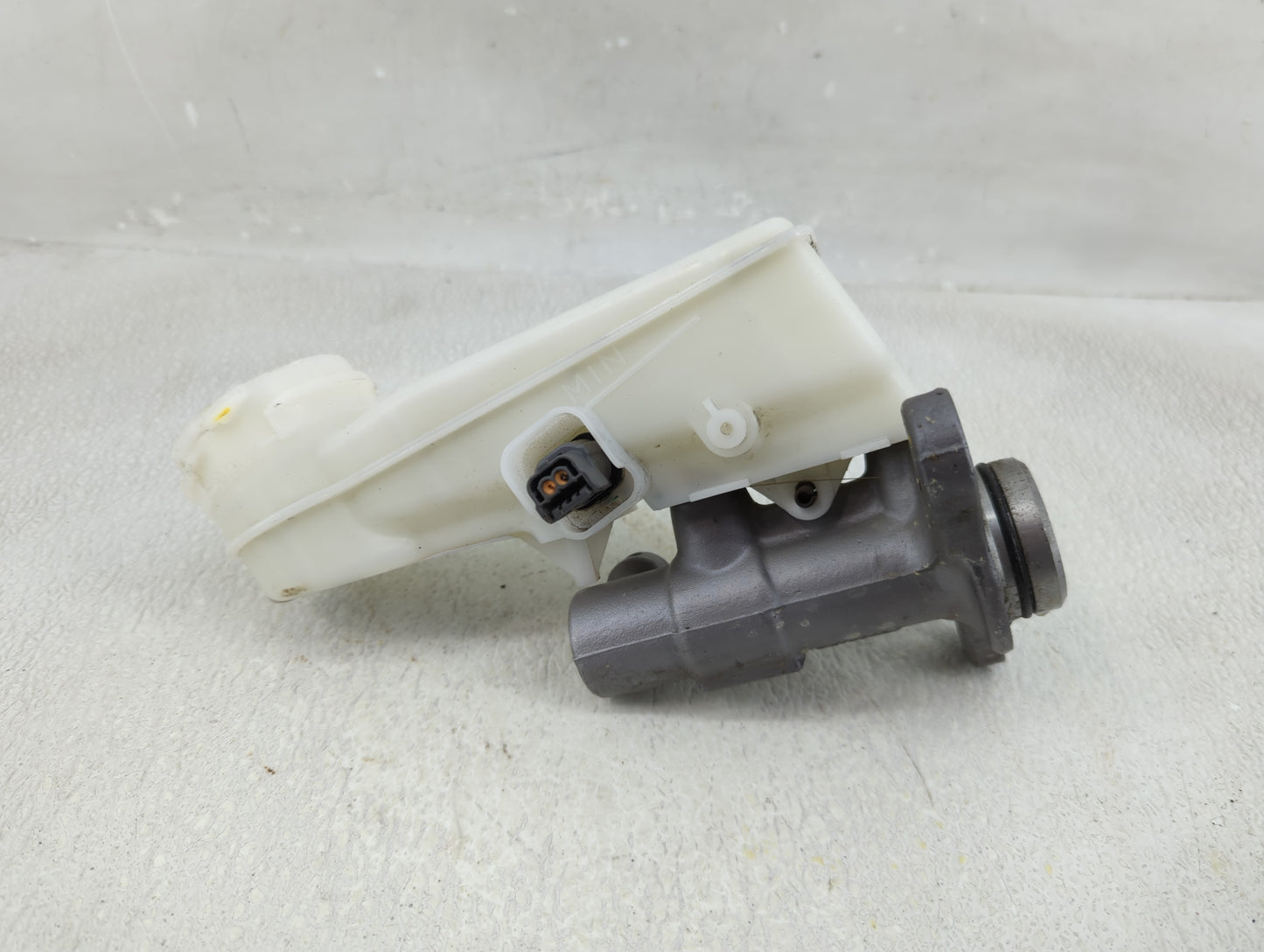 2017-2021 Honda Civic Brake Master Cylinder 1310763 - Oemusedautoparts1.com