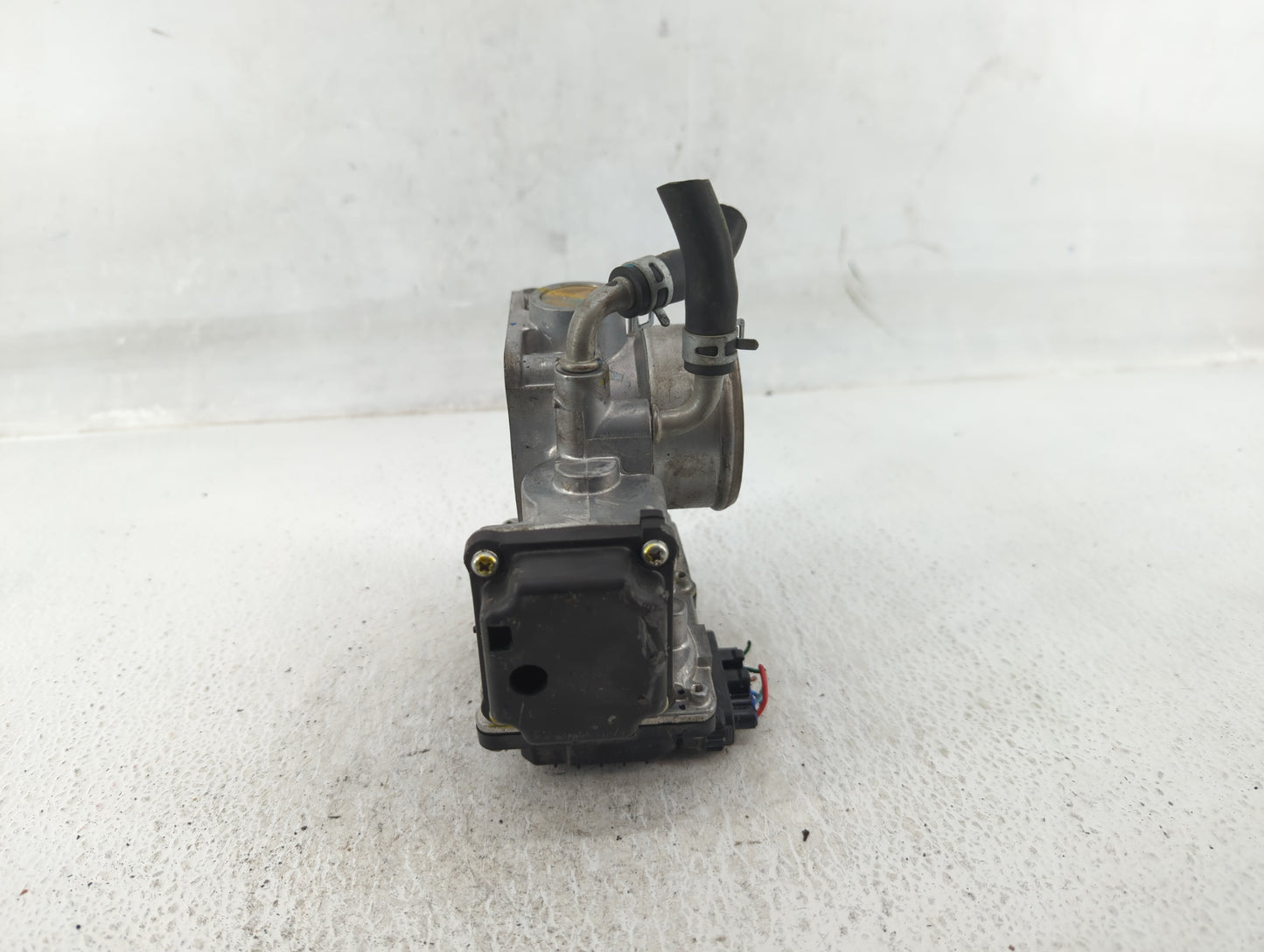 2016-2022 Honda Civic Throttle Body P/N:M22850323863 Fits Fits 2016 2017 2018 2019 2020 2021 2022 OEM Used Auto Parts - Oemu