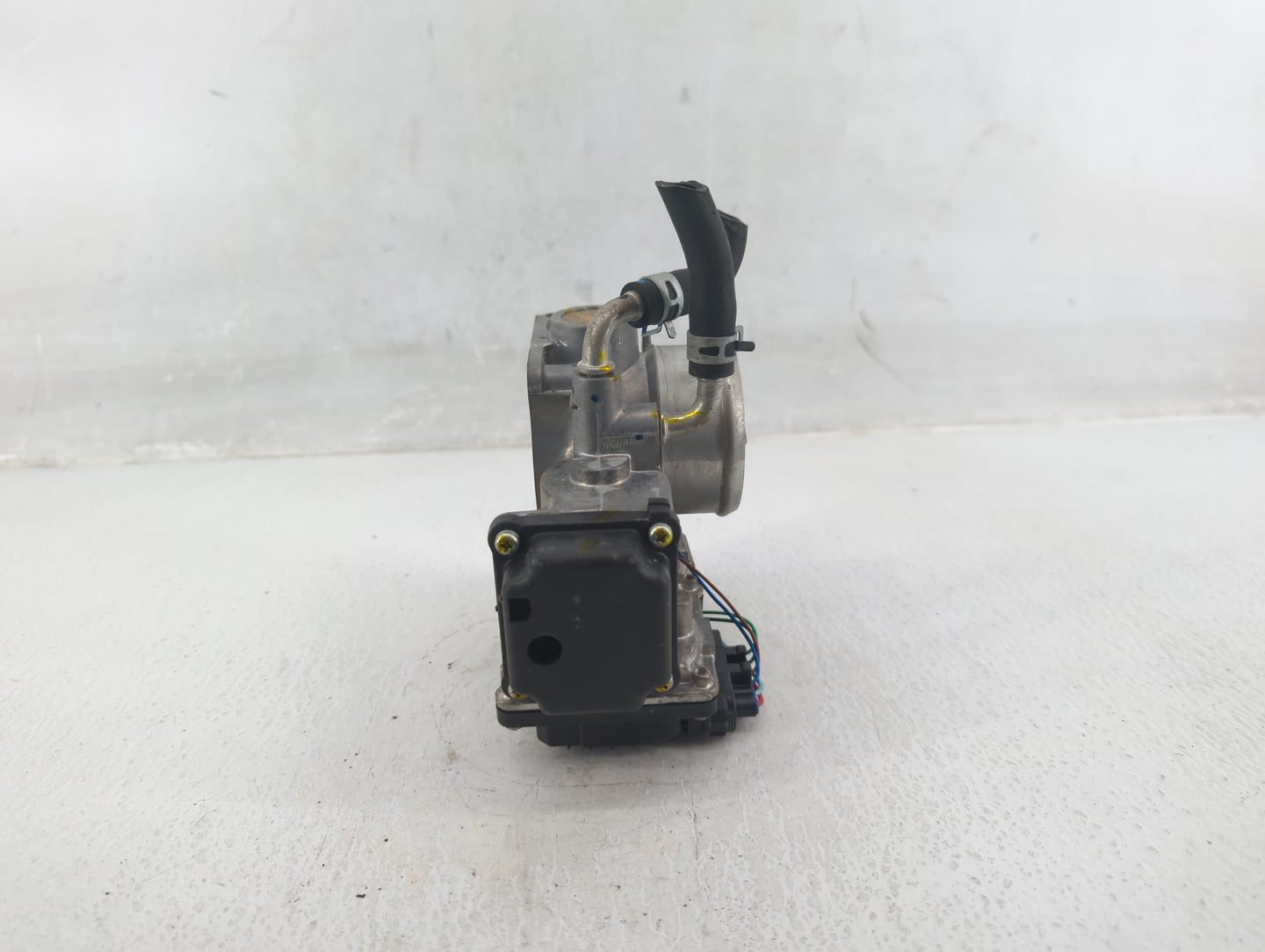 2016-2022 Honda Civic Throttle Body P/N:GMG9A M01110 Fits Fits 2016 2017 2018 2019 2020 2021 2022 OEM Used Auto Parts - Oemu