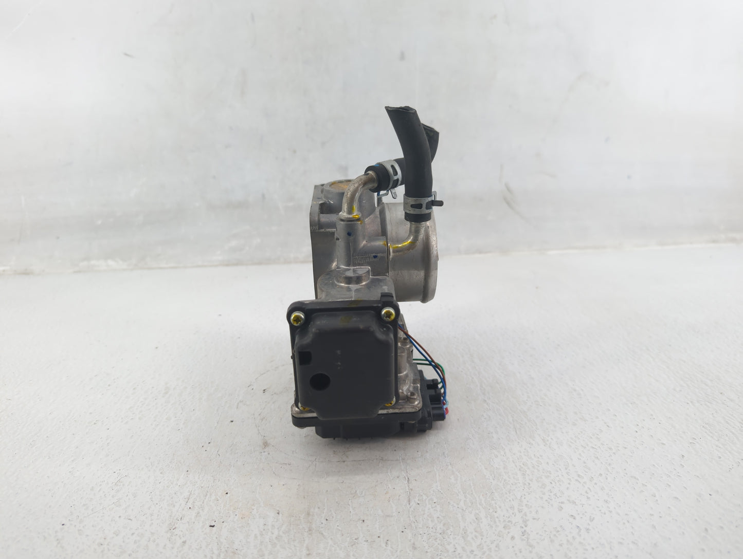 2016-2022 Honda Civic Throttle Body P/N:GMG9A M01110 Fits Fits 2016 2017 2018 2019 2020 2021 2022 OEM Used Auto Parts - Oemu