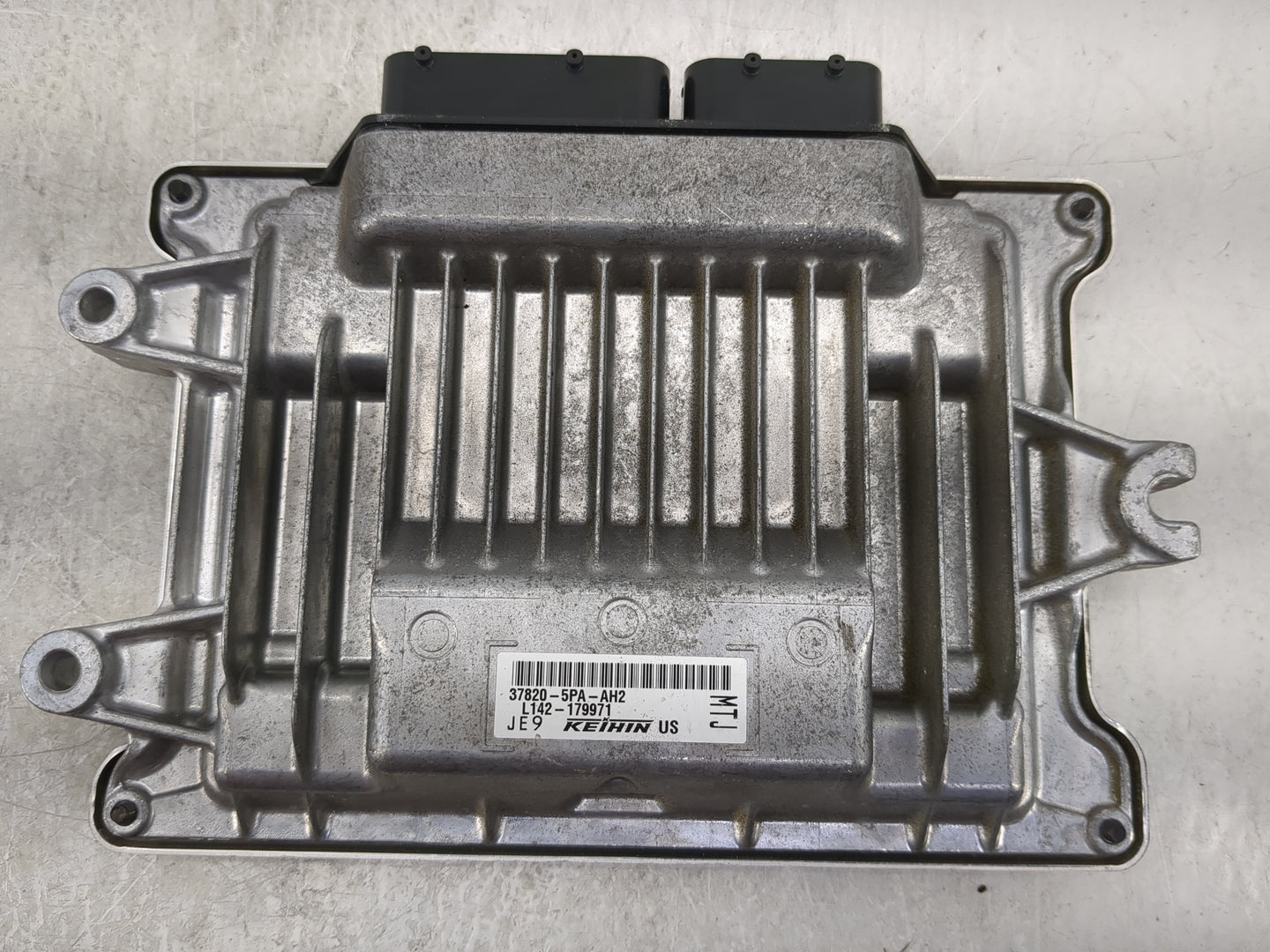2021-2022 Honda Cr-V PCM Engine Control Computer ECU ECM PCU OEM P/N:37820-5PA-AH2 Fits Fits 2021 2022 OEM Used Auto Parts -
