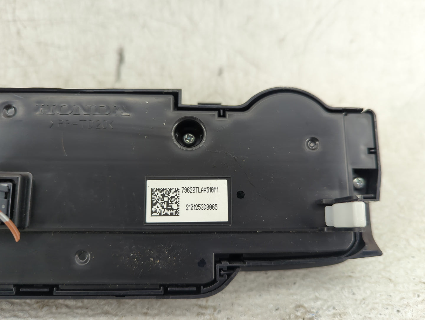 2020-2022 Honda Cr-V Climate Control Module Temperature AC/Heater Replacement P/N:79620TLAA510M1 79620TLAA510C1 Fits OEM Use