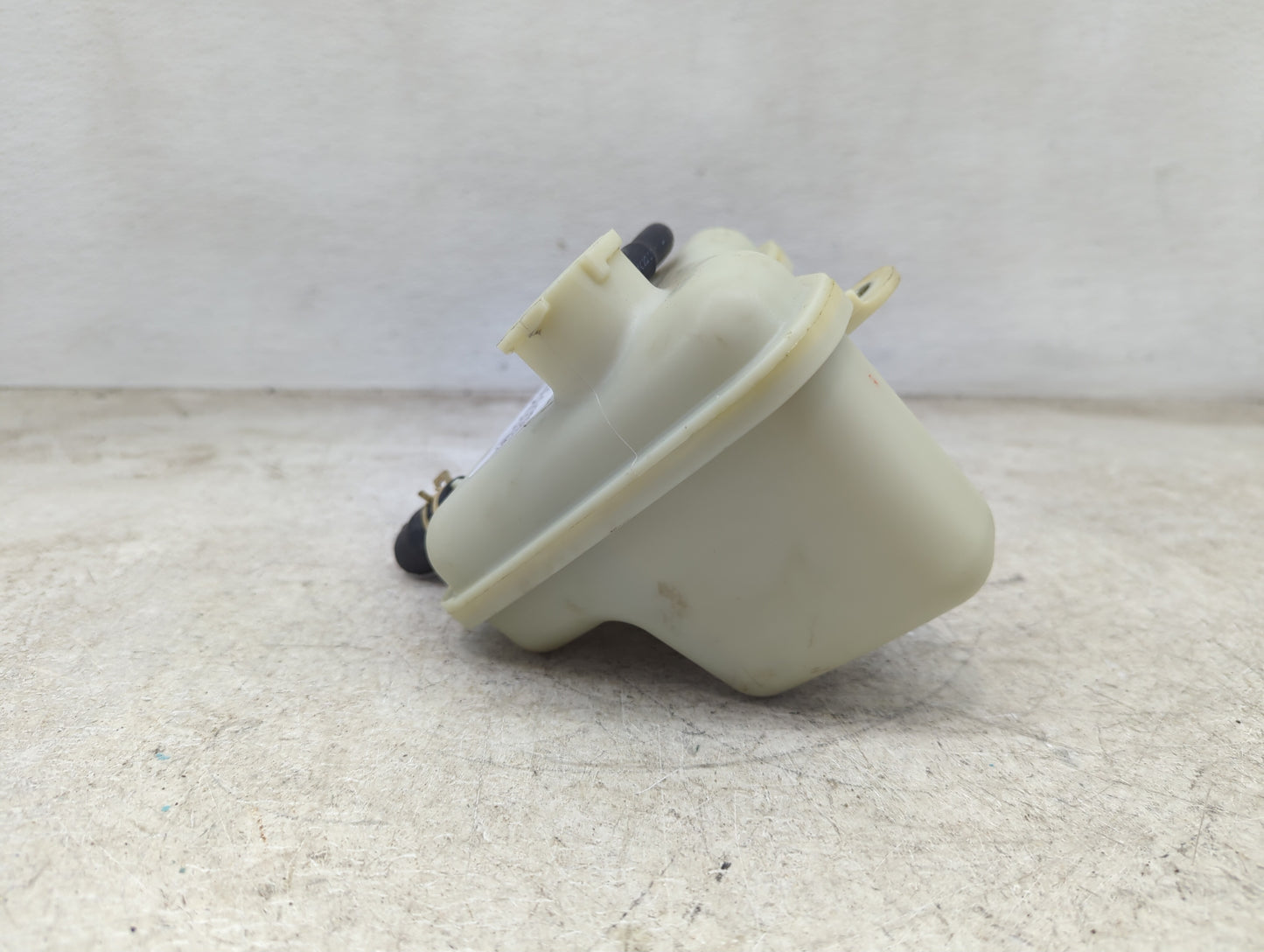 2021 Honda Cr-v Radiator Coolant Overflow Expansion Tank Bottle - Oemusedautoparts1.com
