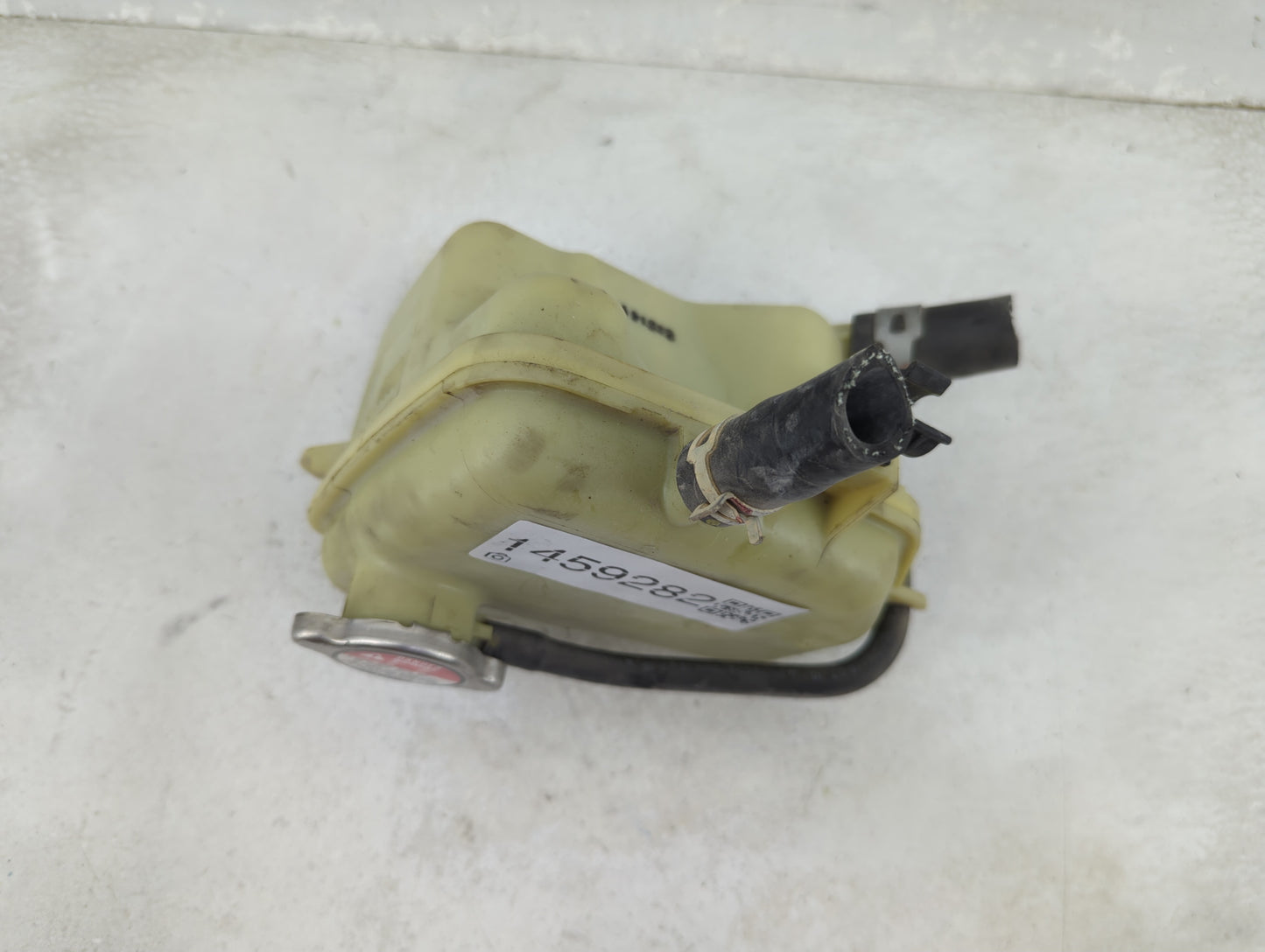 2020-2022 Honda Cr-v Radiator Coolant Overflow Expansion Tank Bottle 1459282 - Oemusedautoparts1.com