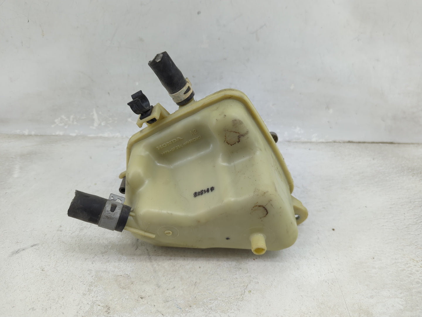 2020-2022 Honda Cr-v Radiator Coolant Overflow Expansion Tank Bottle 1459282 - Oemusedautoparts1.com