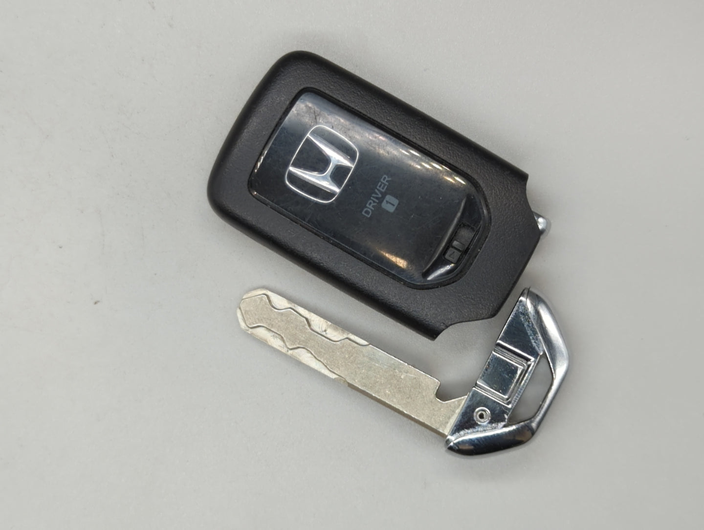 Honda Cr-V Keyless Entry Remote Fob KR5V2X driver1 72147-TLA-A81 5 buttons - Oemusedautoparts1.com