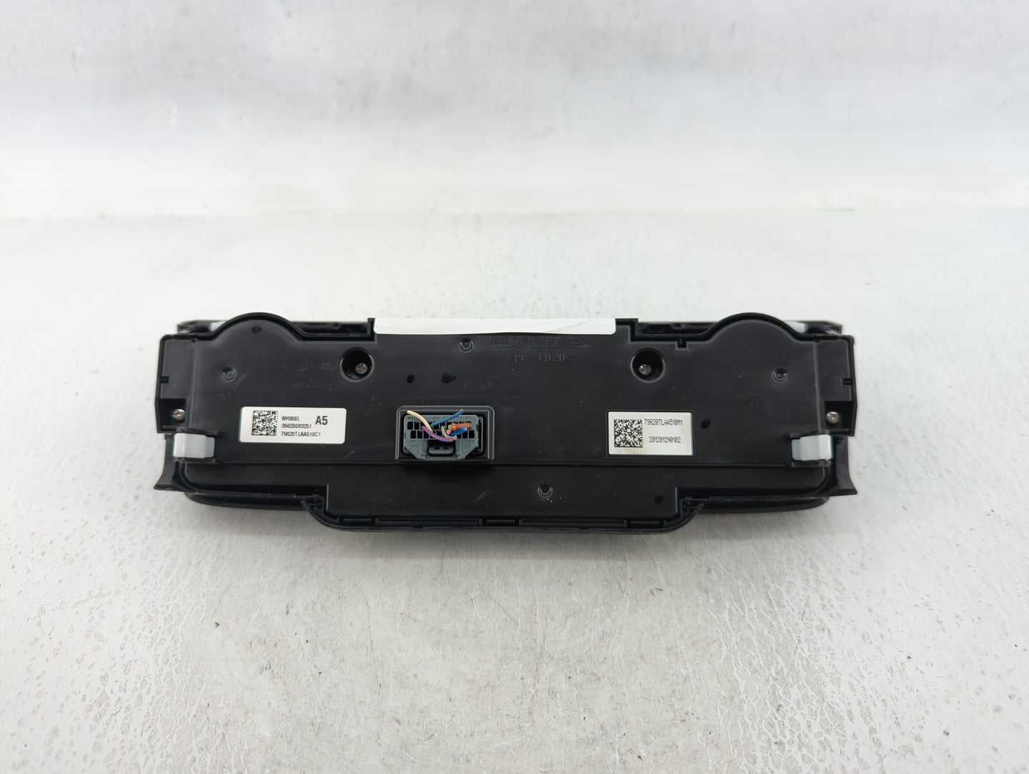 2021 Honda Cr-V Climate Control Module Temperature AC/Heater Replacement P/N:79620TLAA510M1 Fits OEM Used Auto Parts - Oemus