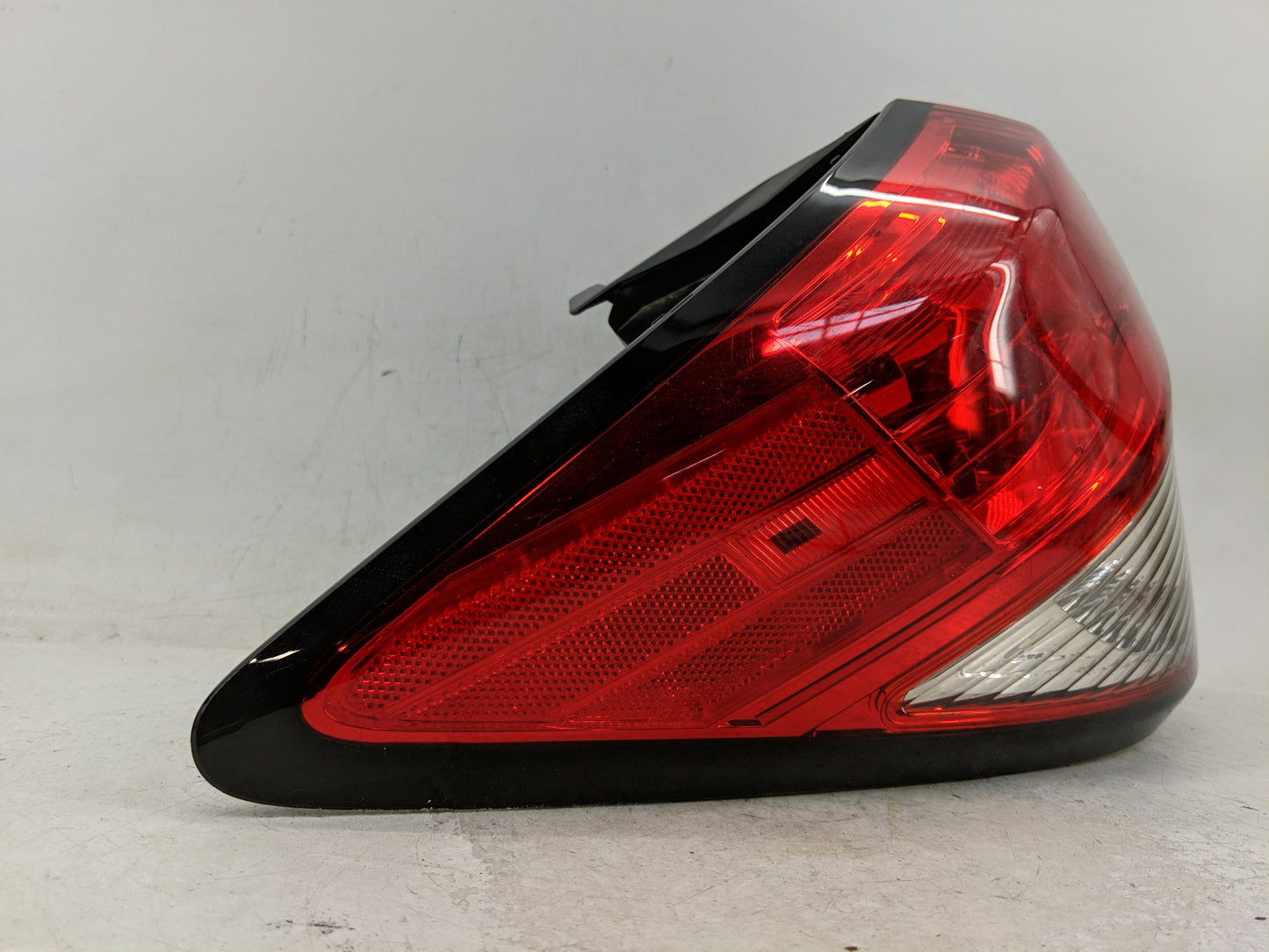 2019-2022 Honda Hr-V Tail Light Assembly Driver Left OEM Fits Fits 2019 2020 2021 2022 OEM Used Auto Parts - Oemusedautopart