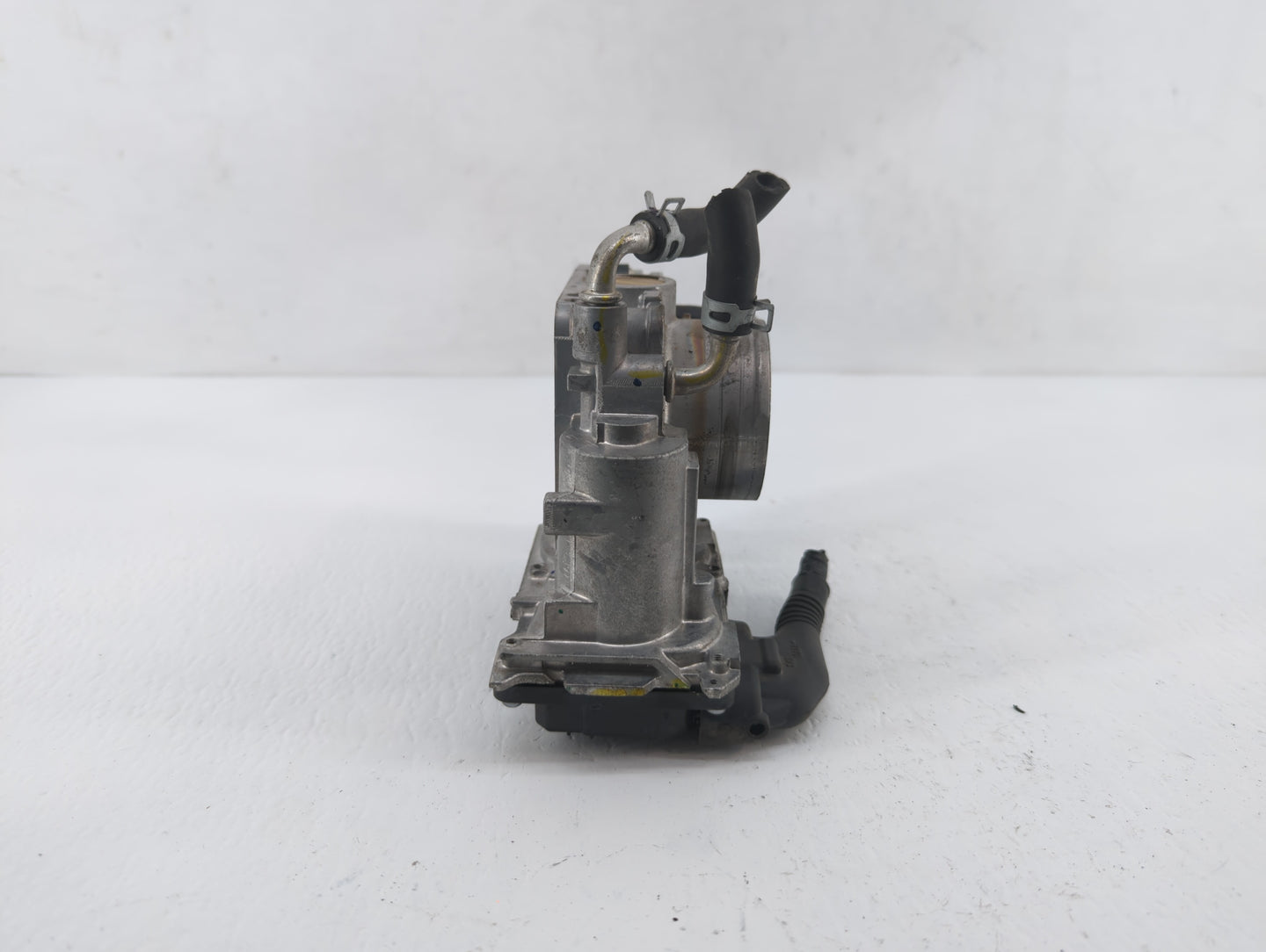 2016-2019 Honda Hr-V Throttle Body P/N:GMA3A 288770, GMF3B Fits Fits 2012 2013 2014 2015 2016 2017 2018 2019 OEM Used Auto P