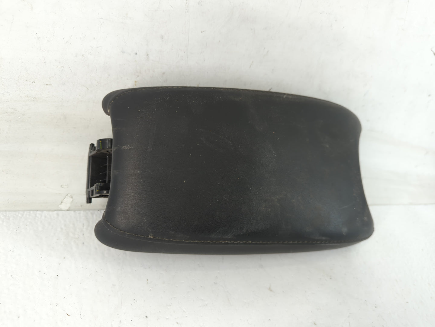 2021 Honda Hr-V Center Console Armrest Cover Lid Fits OEM Used Auto Parts - Oemusedautoparts1.com