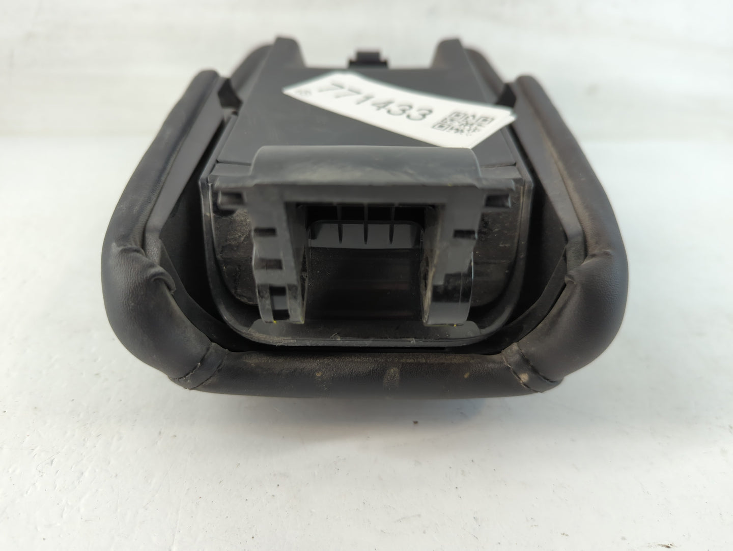 2021 Honda Hr-V Center Console Armrest Cover Lid Fits OEM Used Auto Parts - Oemusedautoparts1.com