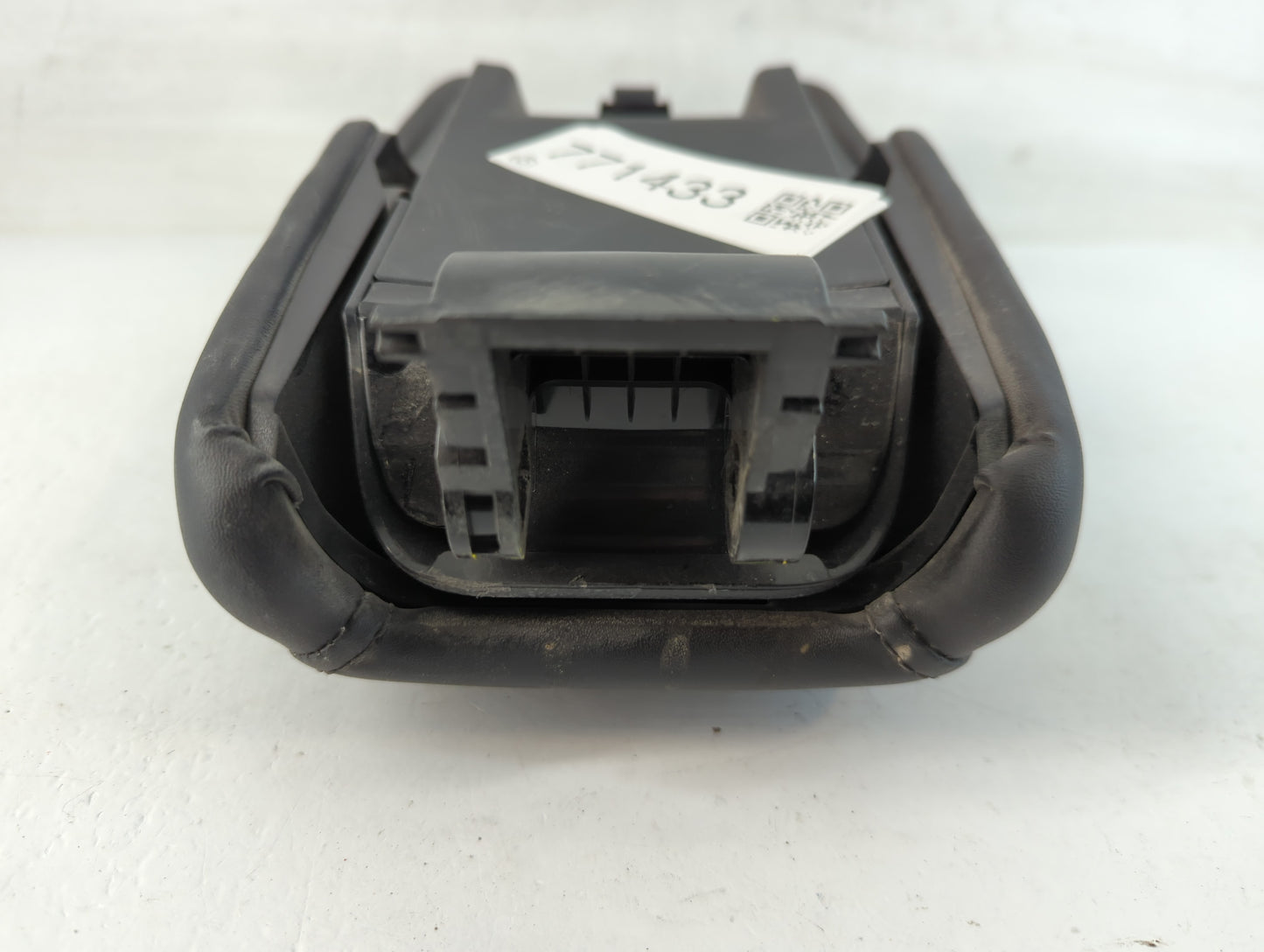 2021 Honda Hr-V Center Console Armrest Cover Lid Fits OEM Used Auto Parts - Oemusedautoparts1.com