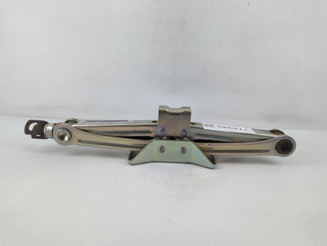 2021 Honda Hr-v Spare Scissor Car Jack - Oemusedautoparts1.com