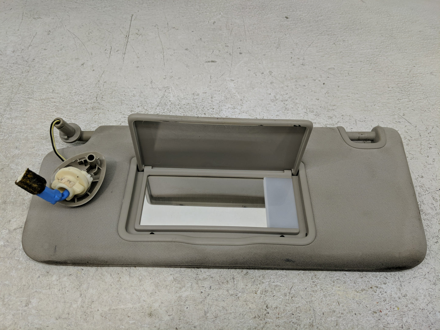 2019-2022 Honda Insigh Sun Visor Shade Replacement Driver Left Mirror Fits Fits 2016 2017 2018 2019 2020 2021 2022 OEM Used 