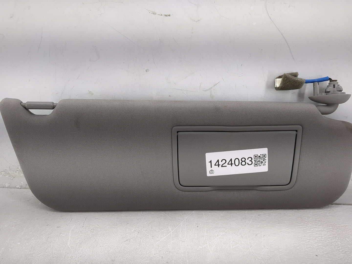 2021 Honda Odyssey Sun Visor Shade Replacement Passenger Right Mirror Fits OEM Used Auto Parts - Oemusedautoparts1.com