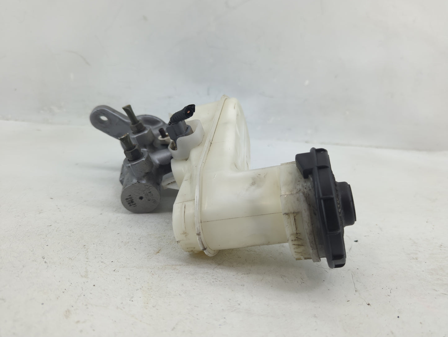 2016-2022 Honda Pilot Brake Master Cylinder - Oemusedautoparts1.com