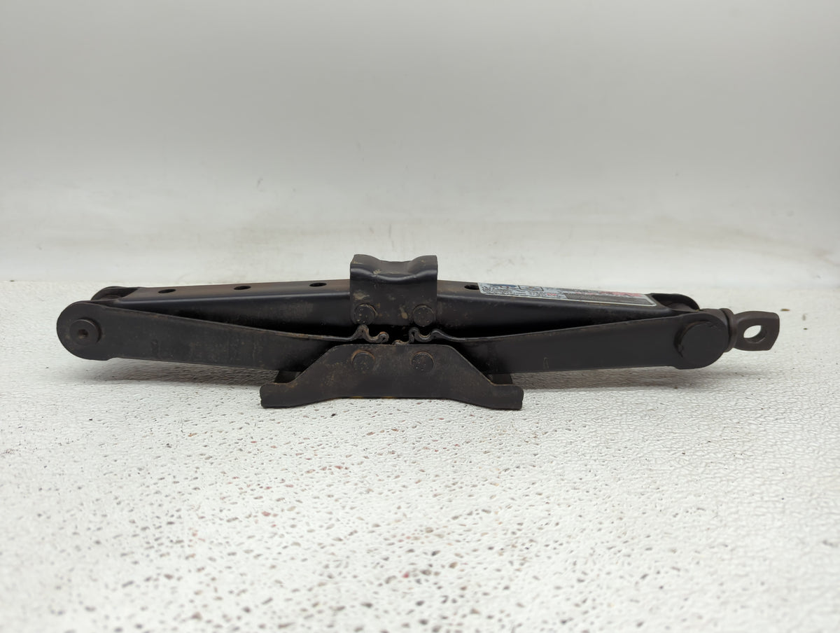 2021 Honda Pilot Spare Scissor Car Jack - Oemusedautoparts1.com