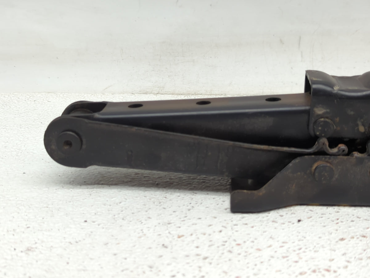 2021 Honda Pilot Spare Scissor Car Jack - Oemusedautoparts1.com