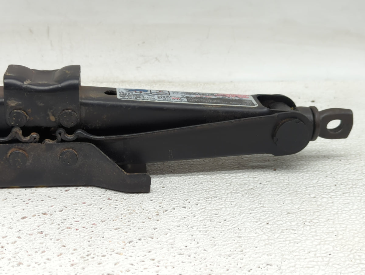 2021 Honda Pilot Spare Scissor Car Jack - Oemusedautoparts1.com
