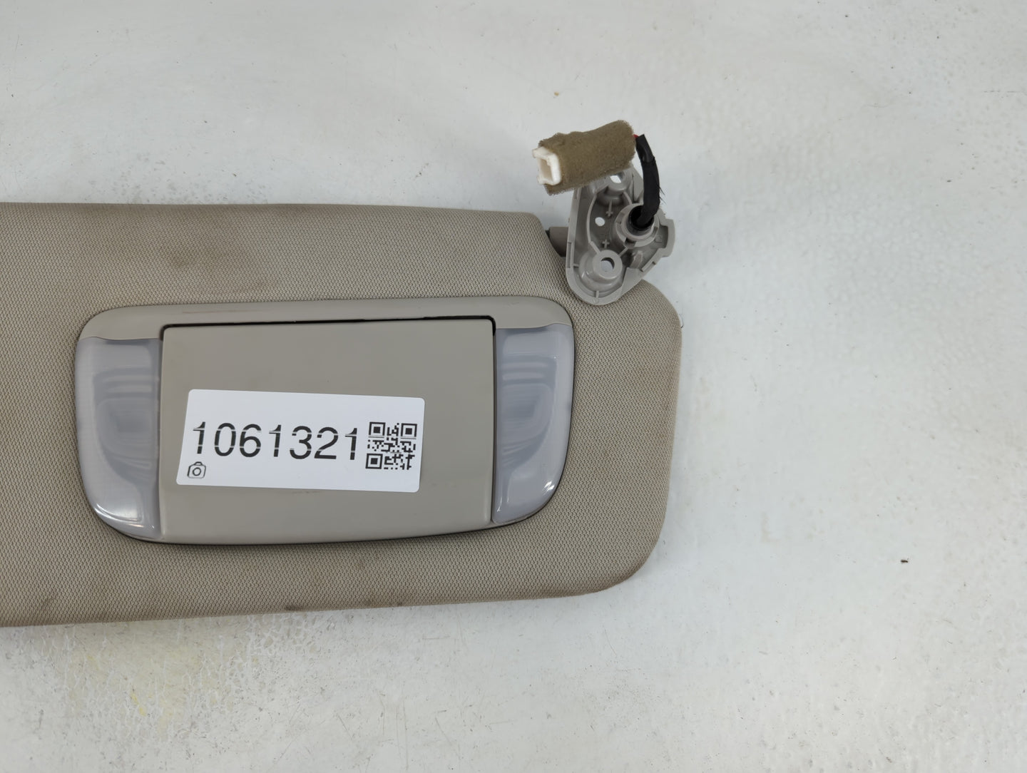 2021 Hyundai Accent Sun Visor Shade Replacement Driver Left Mirror Fits OEM Used Auto Parts - Oemusedautoparts1.com