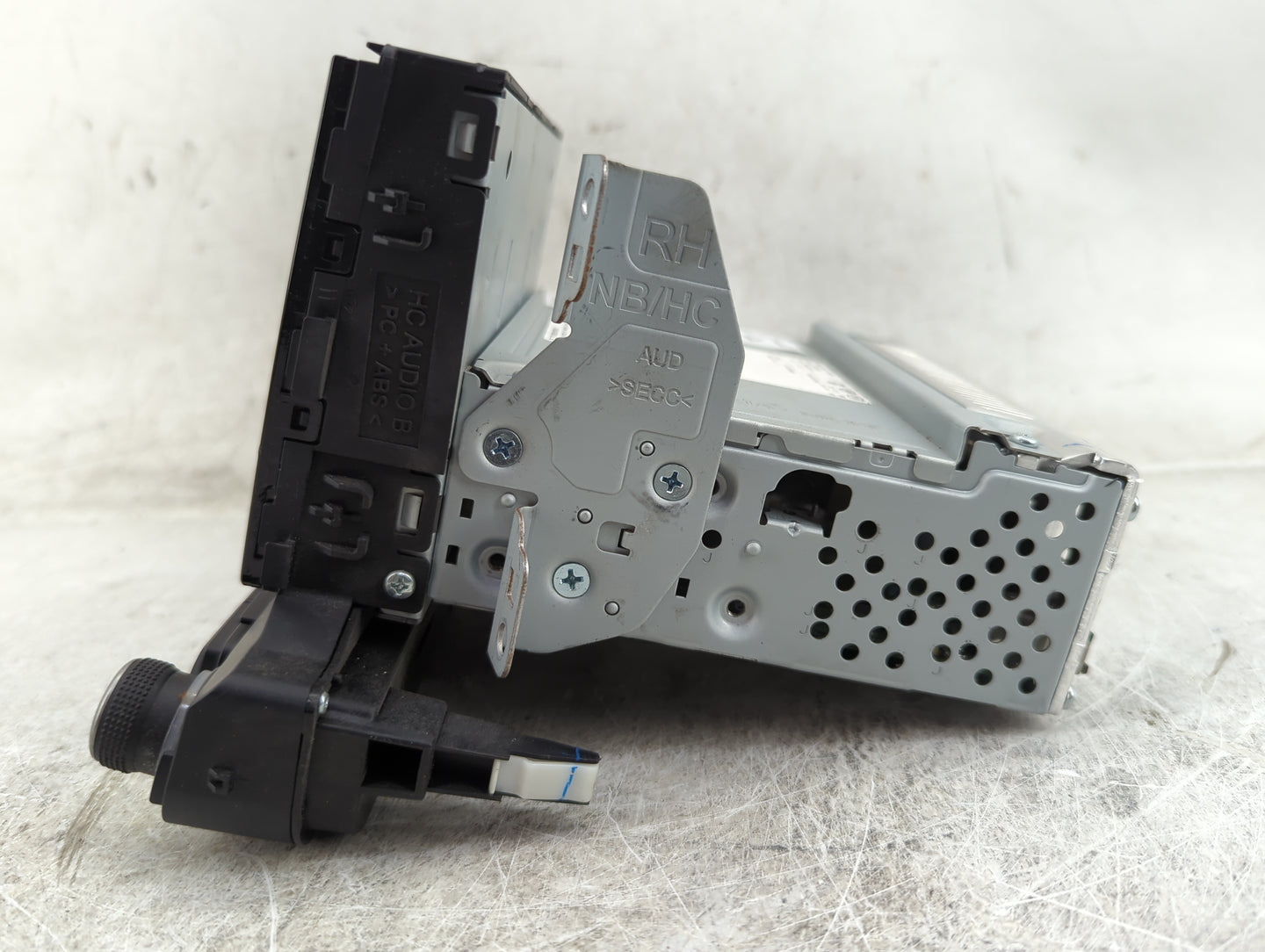 2018-2022 Hyundai Accent Radio AM FM Cd Player Receiver Replacement P/N:96180-J0060URD AC810J0AN Fits OEM Used Auto Parts - 
