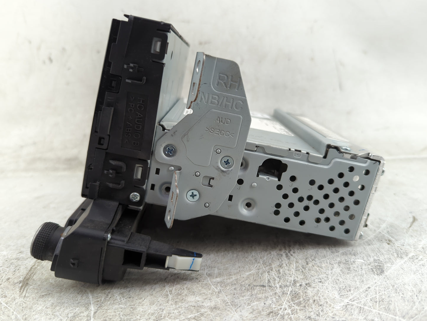 2018-2022 Hyundai Accent Radio AM FM Cd Player Receiver Replacement P/N:96180-J0060URD AC810J0AN Fits OEM Used Auto Parts - 