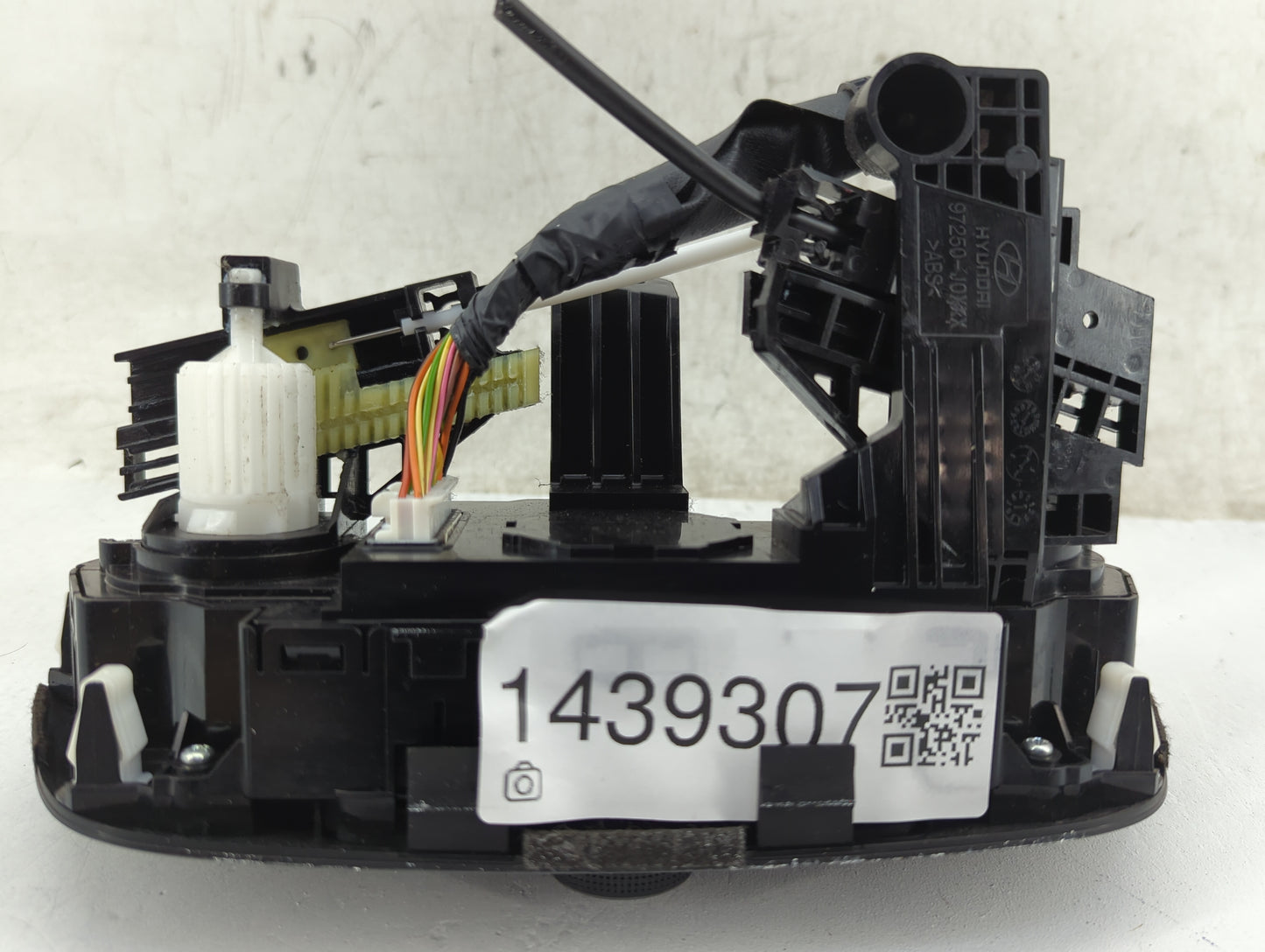 2018-2022 Hyundai Accent Climate Control Module Temperature AC/Heater Replacement P/N:97250J0001RDR Fits OEM Used Auto Parts