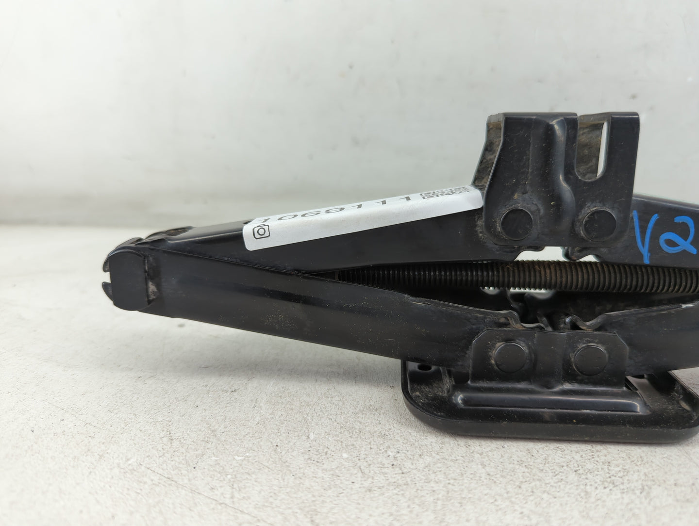 2021 Hyundai Elantra Spare Scissor Car Jack - Oemusedautoparts1.com