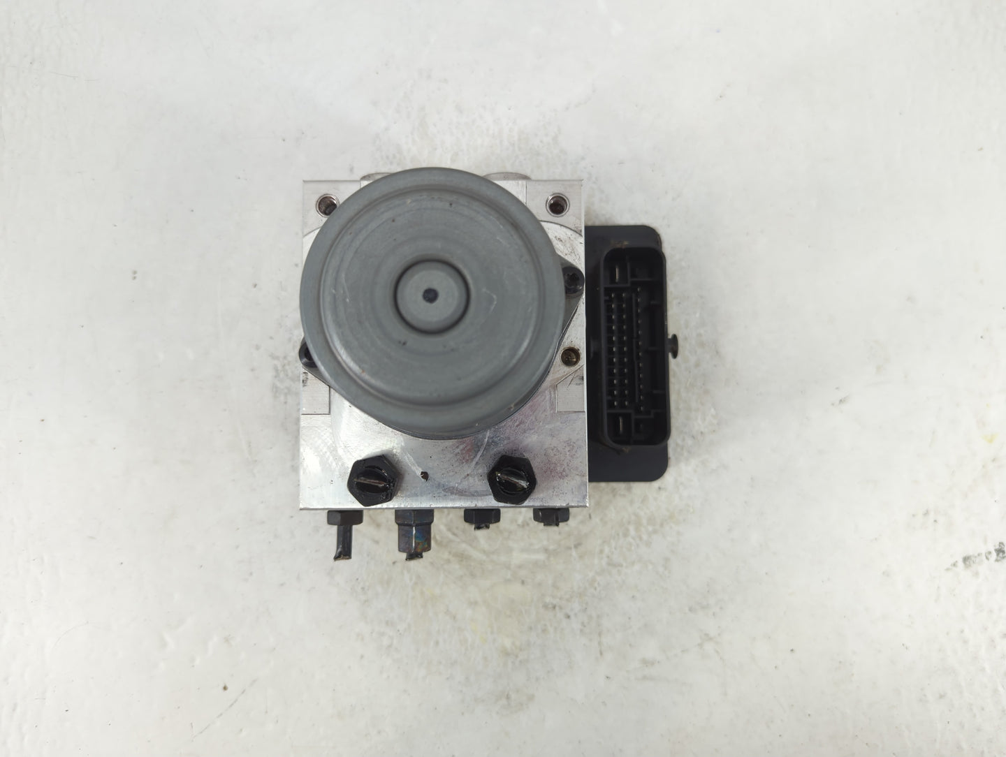 2021-2022 Hyundai Elantra ABS Pump Control Module Replacement P/N:58900-AB500 Fits Fits 2021 2022 OEM Used Auto Parts - Oemu