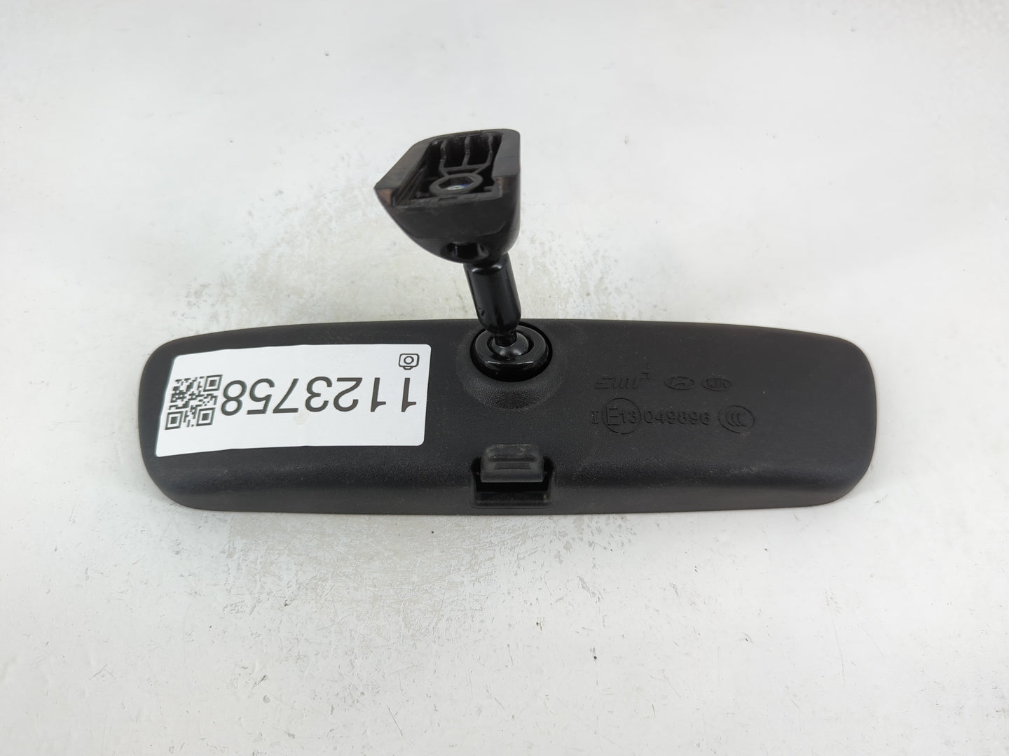 2021-2022 Hyundai Elantra Interior Rear View Mirror Replacement OEM P/N:E13049896 Fits Fits 2020 2021 2022 2023 OEM Used Aut