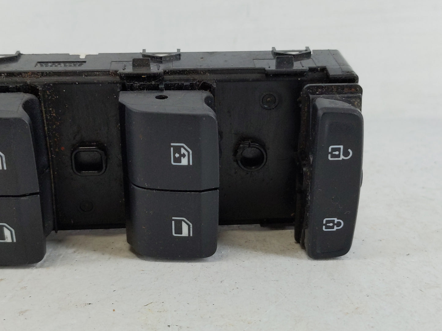 2021-2022 Hyundai Elantra Master Power Window Switch Replacement Driver Side Left P/N:299218824 93571AB2004X Fits Fits 2021 