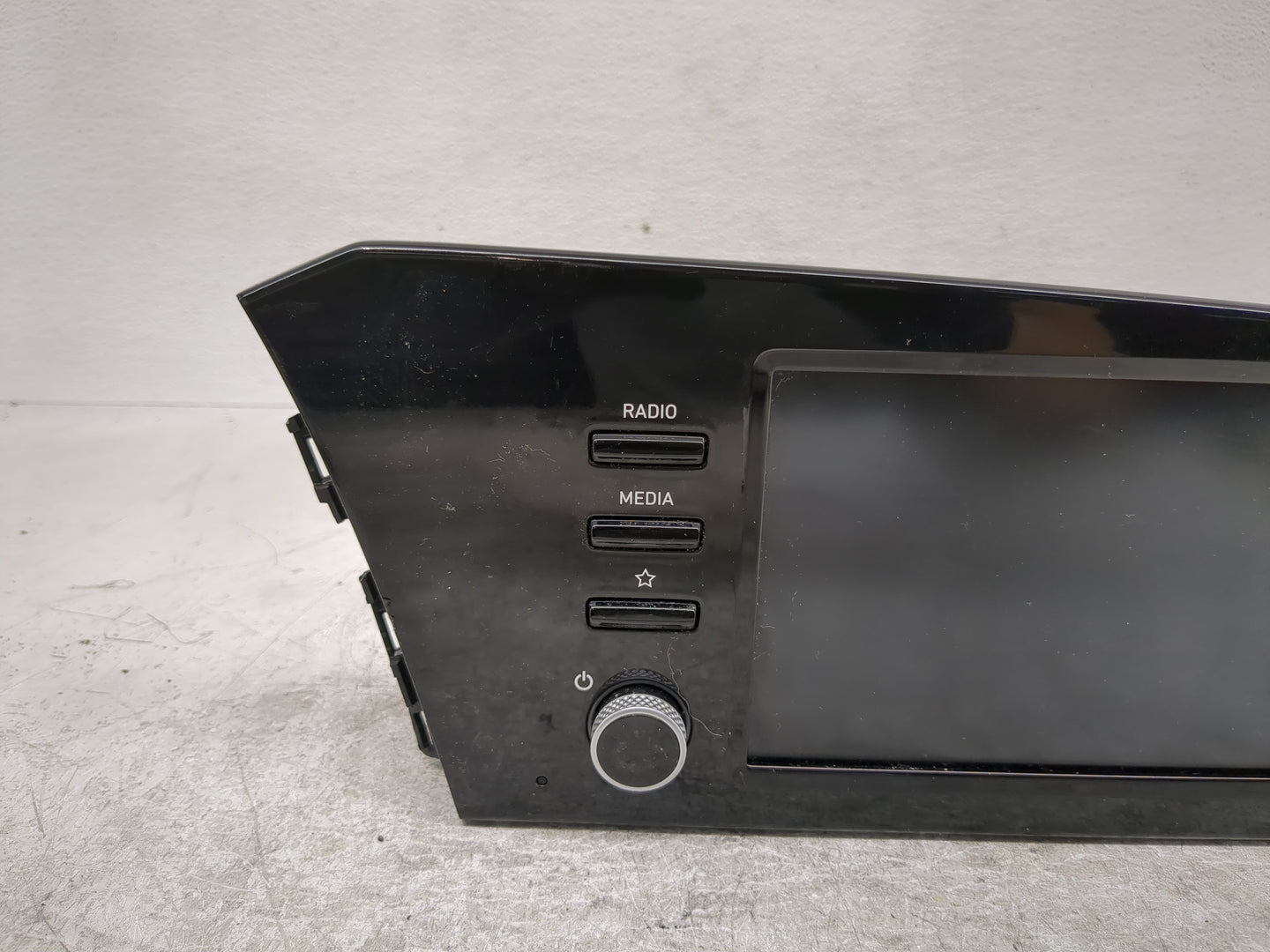 2021-2022 Hyundai Elantra Radio AM FM Cd Player Receiver Replacement P/N:96160-AA240L5R Fits Fits 2021 2022 OEM Used Auto Pa