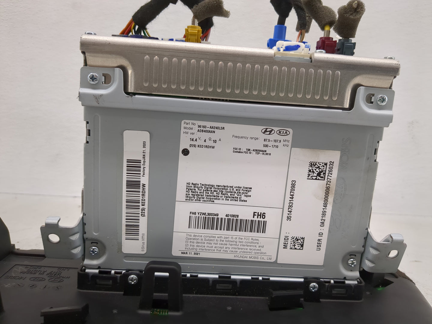 2021-2022 Hyundai Elantra Radio AM FM Cd Player Receiver Replacement P/N:96160-AA240L5R Fits Fits 2021 2022 OEM Used Auto Pa