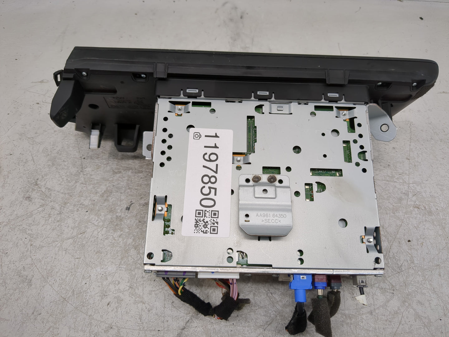 2021-2022 Hyundai Elantra Radio AM FM Cd Player Receiver Replacement P/N:96160-AA240L5R Fits Fits 2021 2022 OEM Used Auto Pa