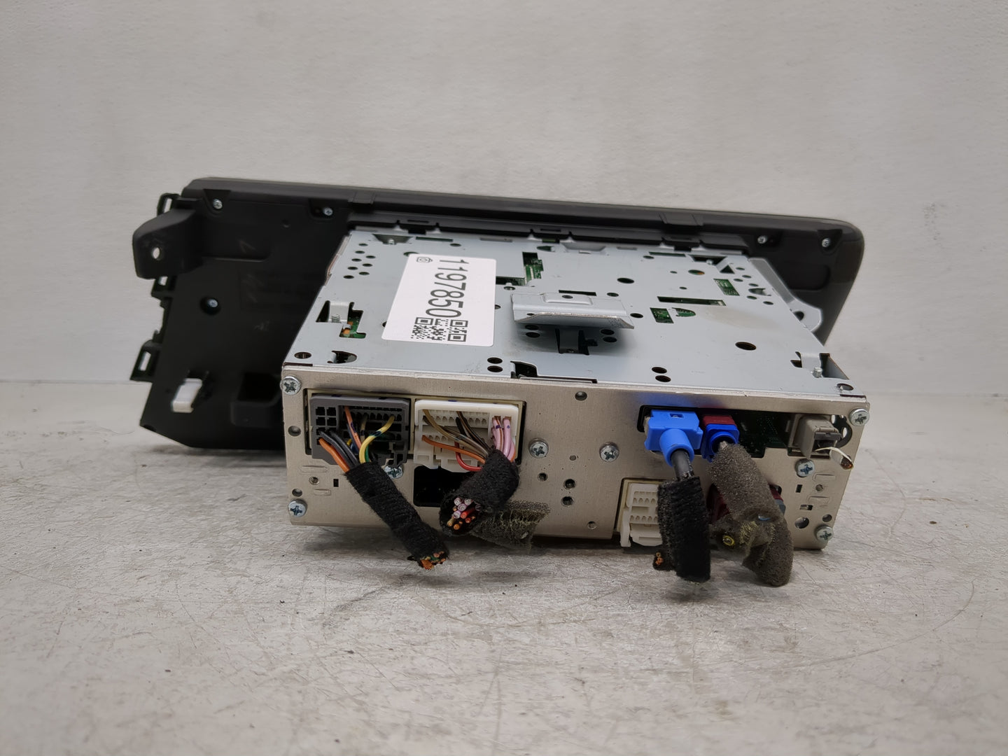 2021-2022 Hyundai Elantra Radio AM FM Cd Player Receiver Replacement P/N:96160-AA240L5R Fits Fits 2021 2022 OEM Used Auto Pa