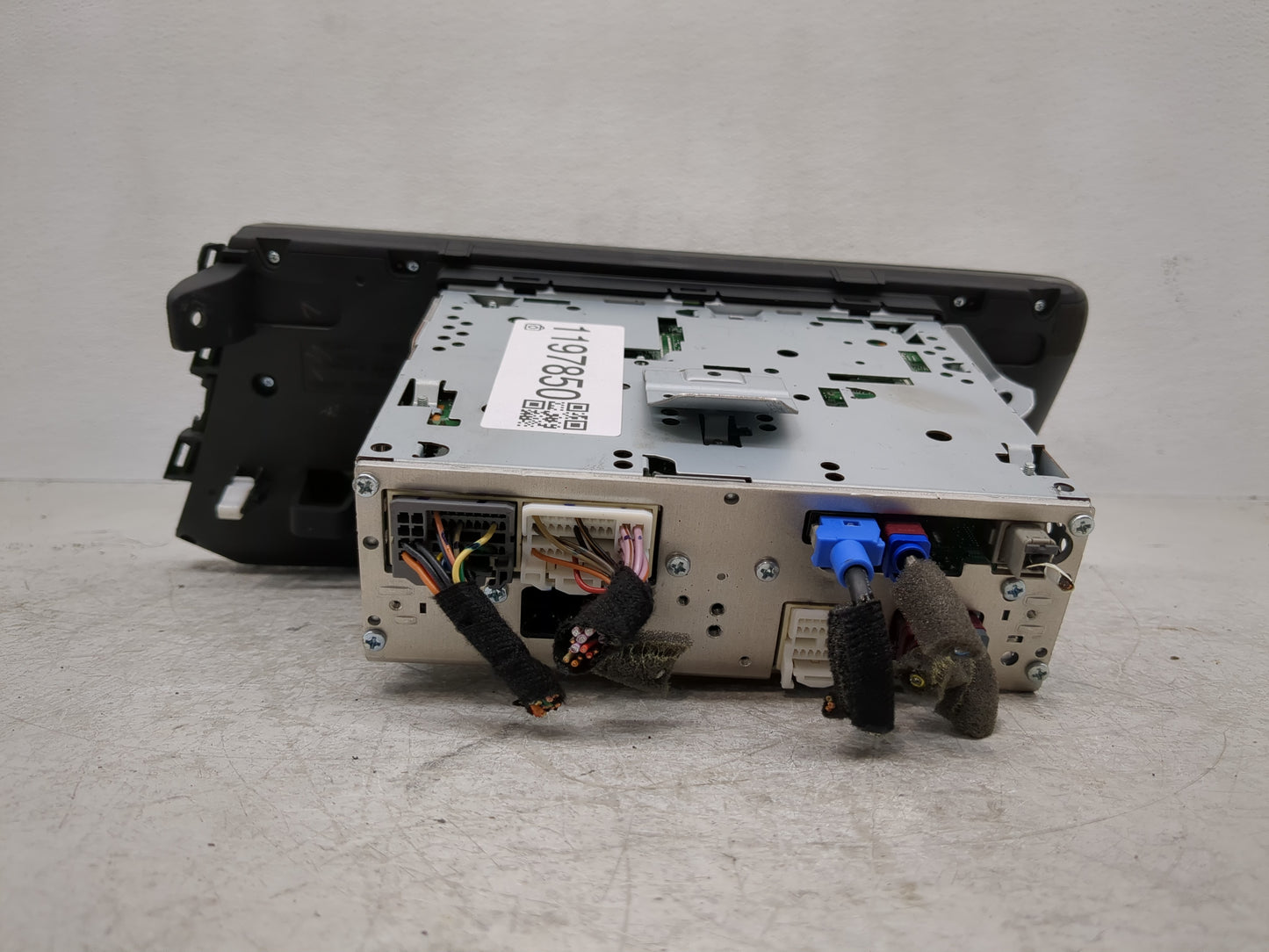 2021-2022 Hyundai Elantra Radio AM FM Cd Player Receiver Replacement P/N:96160-AA240L5R Fits Fits 2021 2022 OEM Used Auto Pa