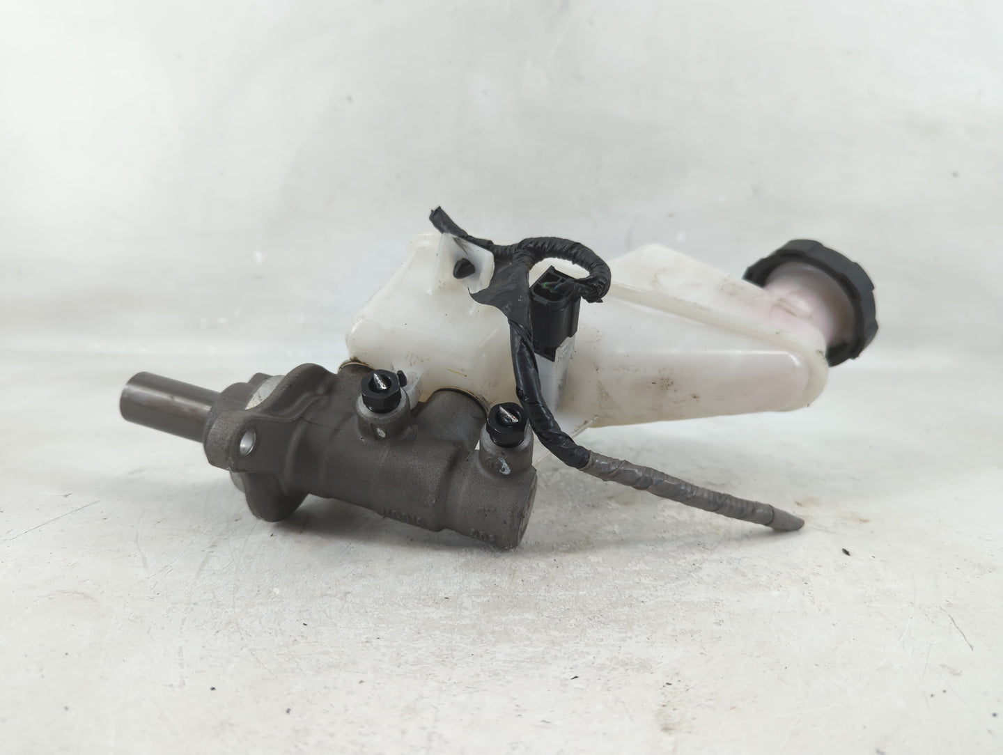 2021 Hyundai Elantra Brake Master Cylinder - Oemusedautoparts1.com