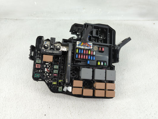 2021-2022 Hyundai Elantra Fusebox Fuse Box Panel Relay Module P/N:91230AB200CA Fits Fits 2021 2022 OEM Used Auto Parts - Oem