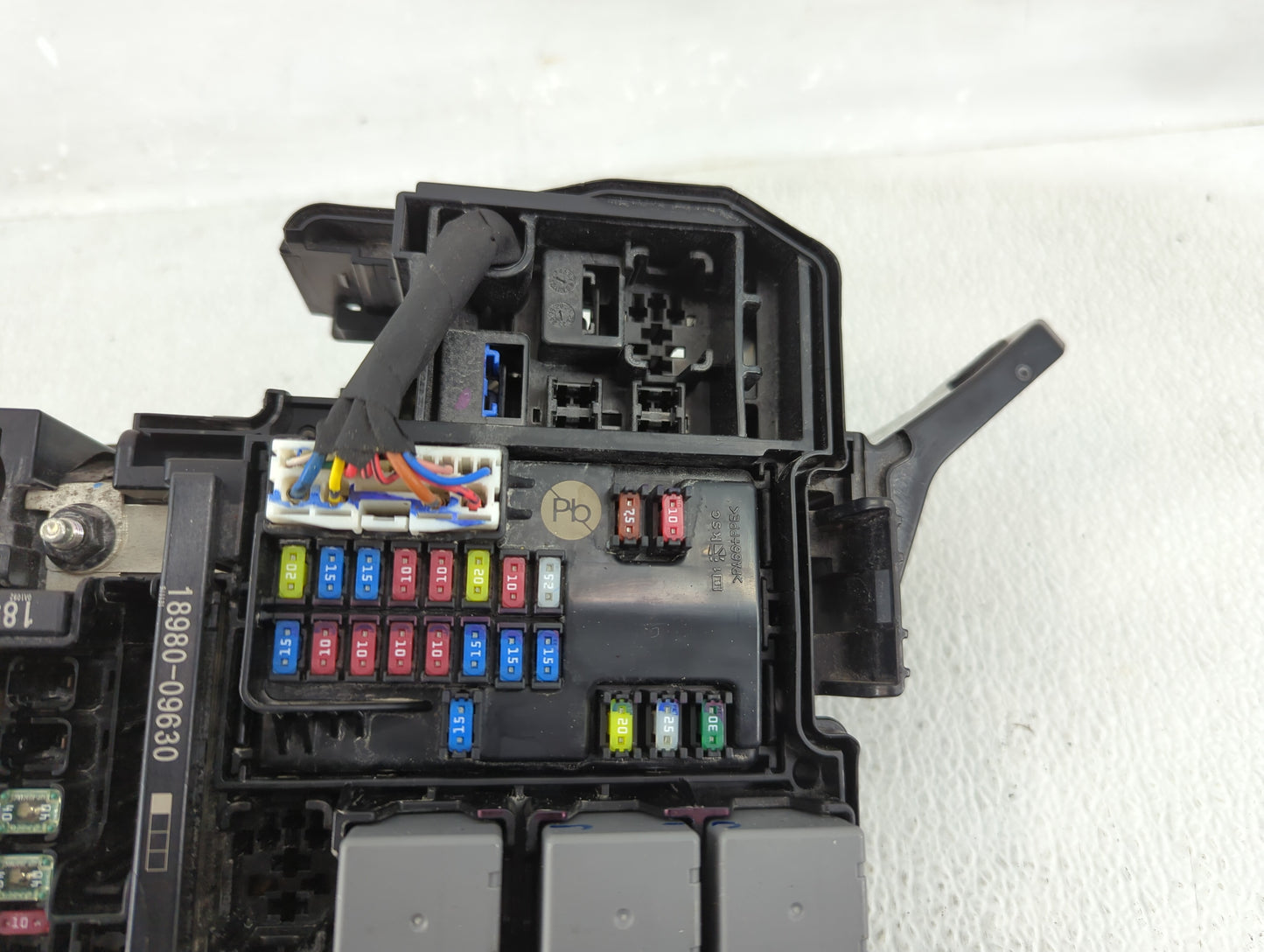 2021-2022 Hyundai Elantra Fusebox Fuse Box Panel Relay Module P/N:91230AB200CA Fits Fits 2021 2022 OEM Used Auto Parts - Oem