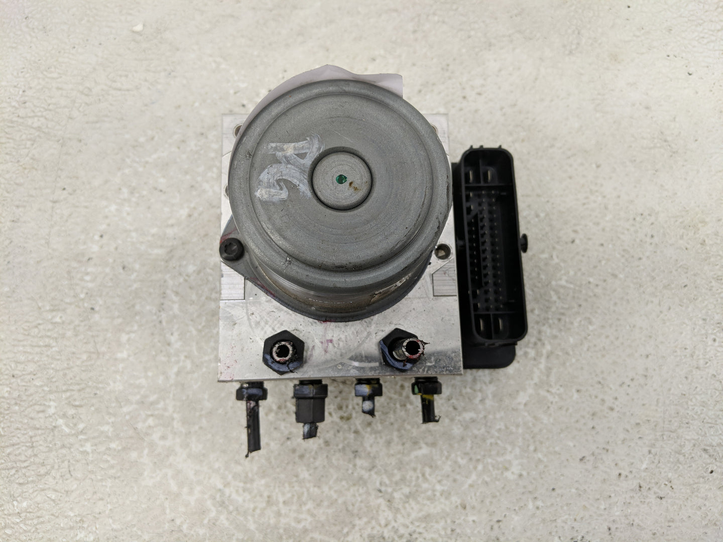 2021-2022 Hyundai Elantra ABS Pump Control Module Replacement P/N:61589-43200 58900-AB800 Fits Fits 2021 2022 OEM Used Auto 