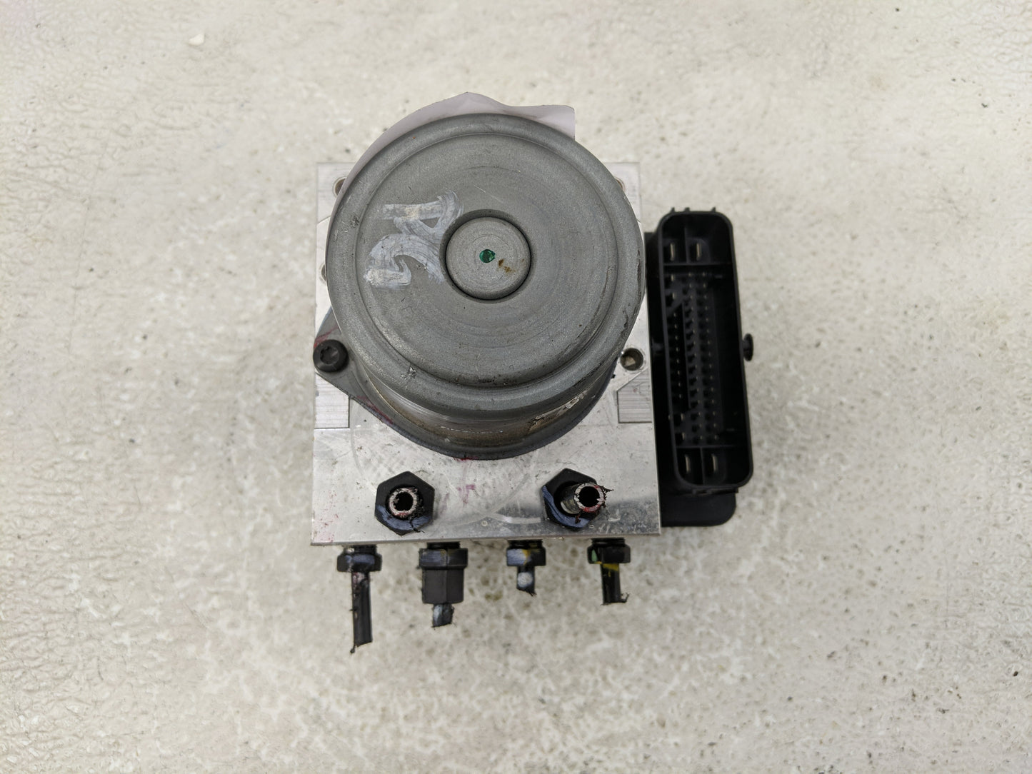 2021-2022 Hyundai Elantra ABS Pump Control Module Replacement P/N:61589-43200 58900-AB800 Fits Fits 2021 2022 OEM Used Auto 