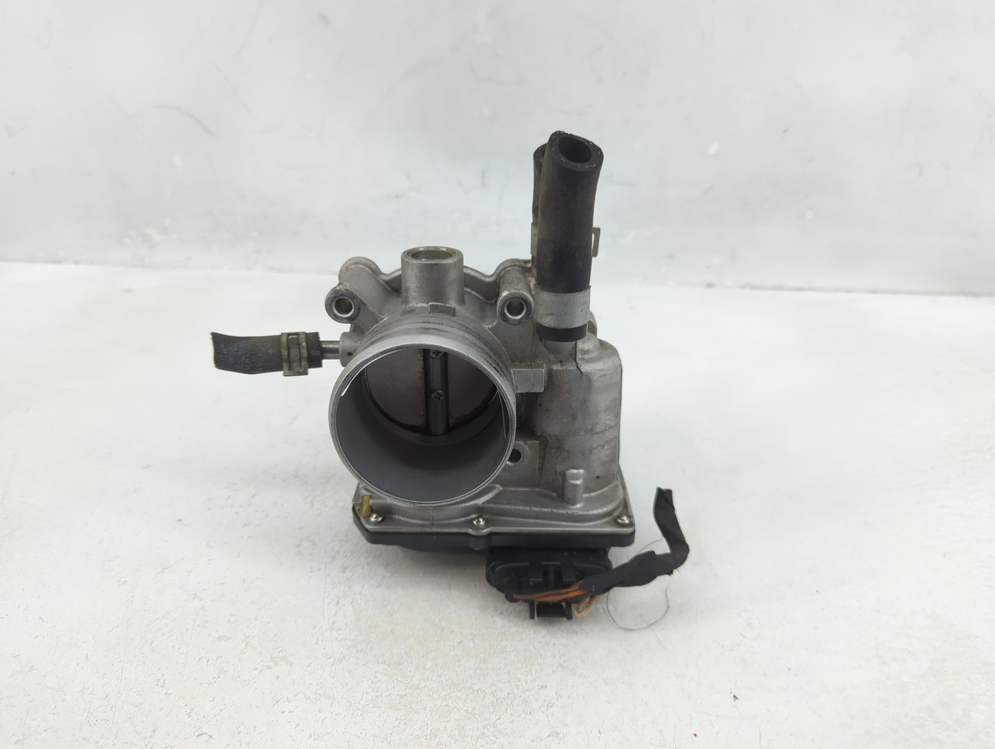 2021-2022 Hyundai Elantra Throttle Body P/N:35100-2B300 Fits Fits 2017 2018 2019 2020 2021 2022 OEM Used Auto Parts - Oemuse