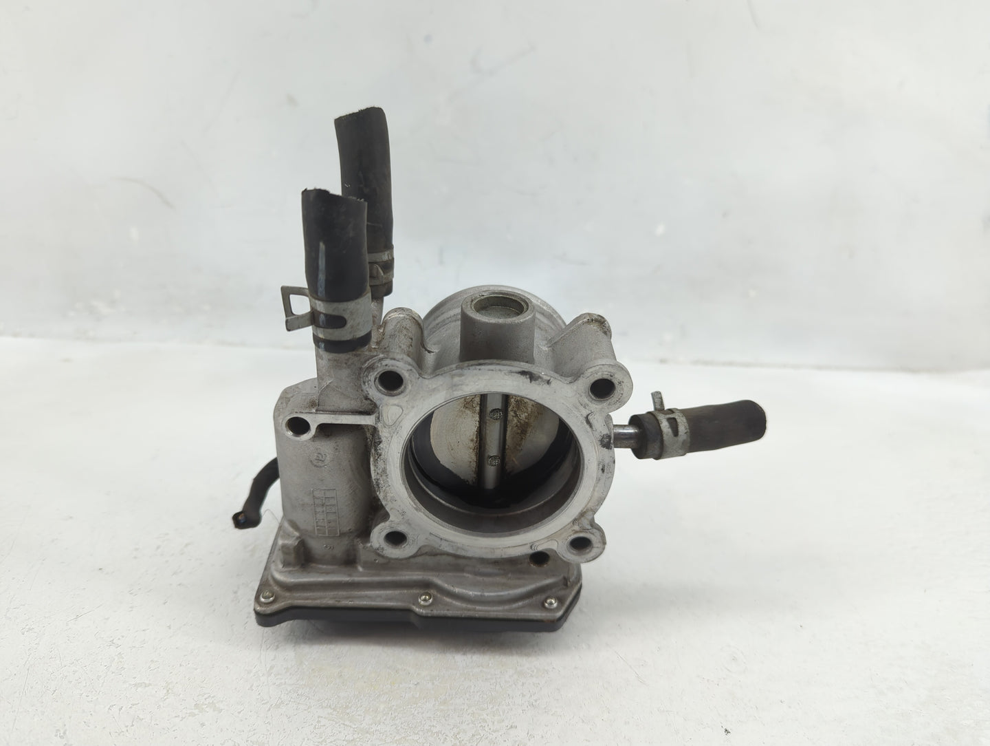 2021-2022 Hyundai Elantra Throttle Body P/N:35100-2B300 Fits Fits 2017 2018 2019 2020 2021 2022 OEM Used Auto Parts - Oemuse