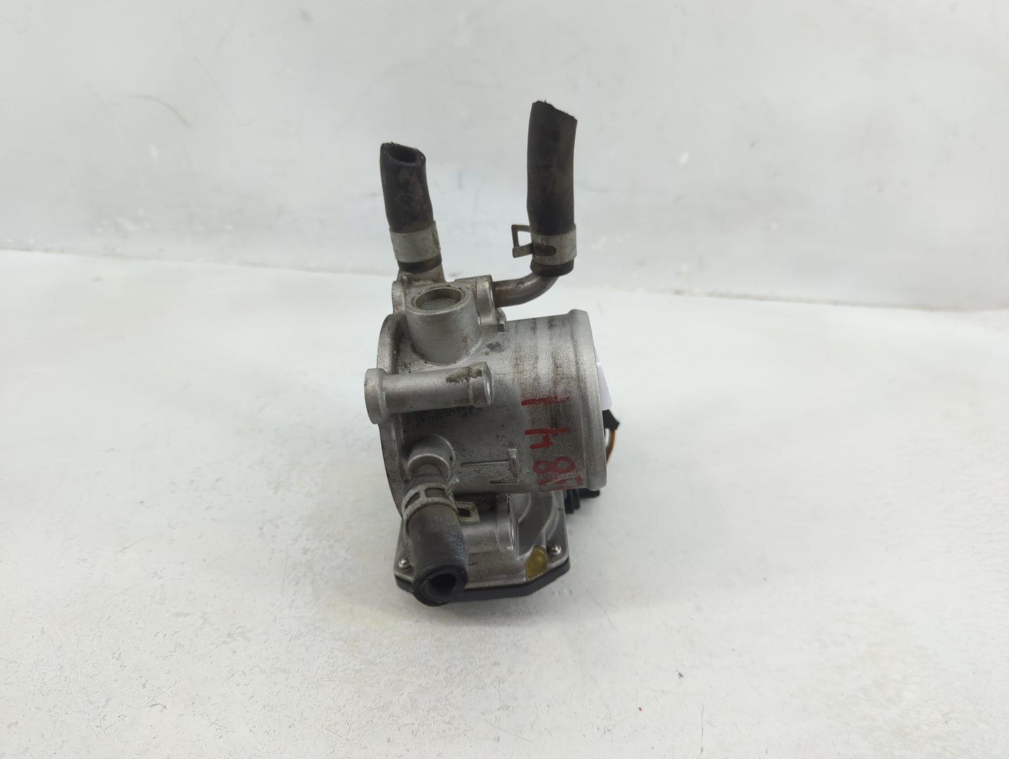 2021-2022 Hyundai Elantra Throttle Body P/N:35100-2B300 Fits Fits 2017 2018 2019 2020 2021 2022 OEM Used Auto Parts - Oemuse