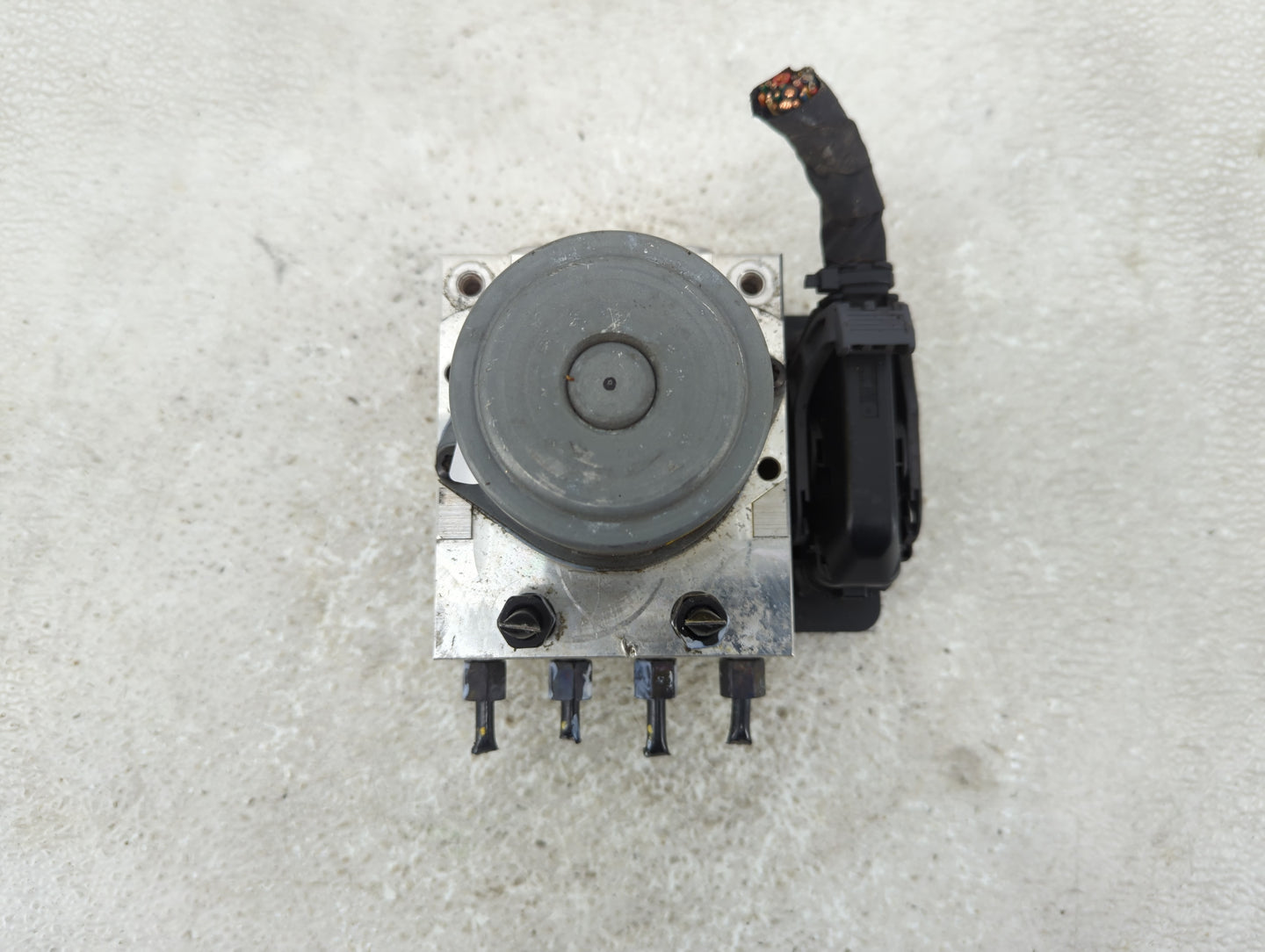 2021-2022 Hyundai Elantra ABS Pump Control Module Replacement P/N:61589-41600 58900-AA500 Fits Fits 2021 2022 OEM Used Auto 